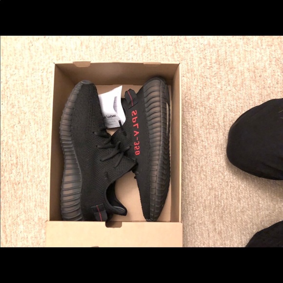 2017 Yeezy 350 Boosts V2, Bred, size US 9.5. - Picture 7 of 8